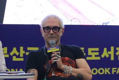 한국 독자들 만난 다비드 칼리 작가