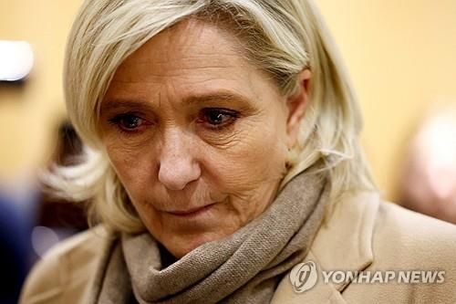 마린 르펜 국민연합 하원 원내대표