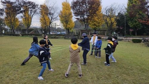 장평초 생태놀이 수업 모습