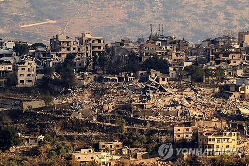 이스라엘군 공습으로 파괴된 레바논 남부 접경 키암 마을의 28일(현지시간) 모습