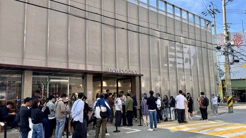 뉴발란스 성수 플래그십 스토어