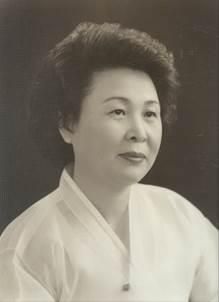 고 이일향 시인