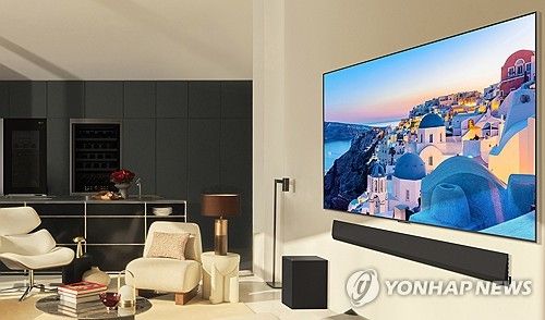 알파11 AI 프로세서를 적용한 '2024년형 LG 올레드 에보(G4)'의 인테리어 모습