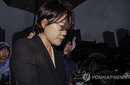 '음주운전 사고'로 입건된 문다혜 씨, 경찰 조사 출석