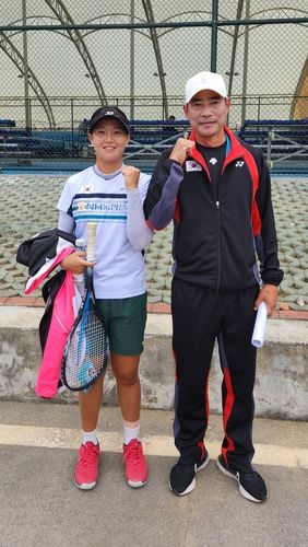 황정미(왼쪽)와 한재원 코치. 