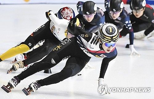 쇼트트랙 국가대표 김길리(맨 앞)
