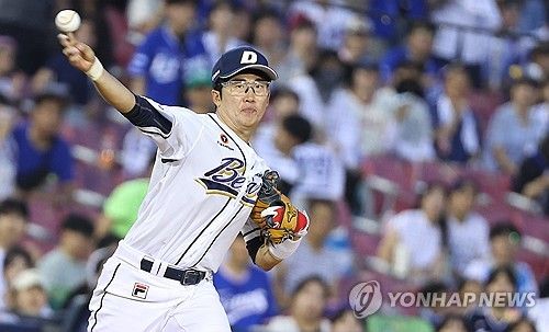 허경민 '아웃이다!'