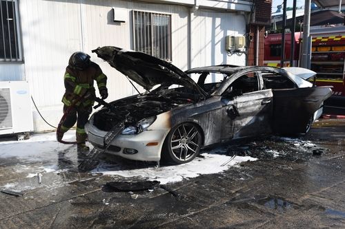 불에 타버린 차량