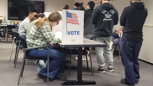 미국 버지니아주에서 투표하는 유권자들