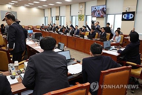 KBS 사장 인사청문계획서 채택...여당 표결 불참