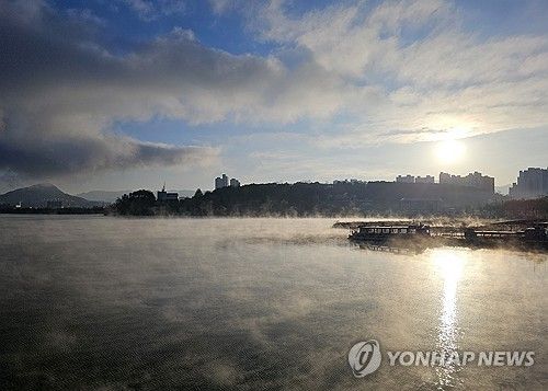 물안개 피어오른 의암호