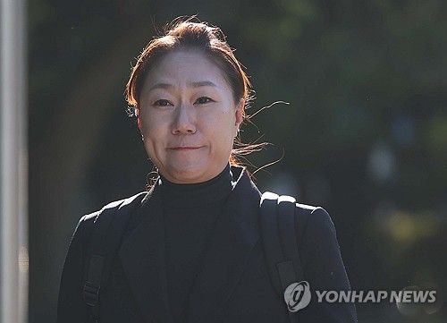 검찰 출석하는 강혜경
