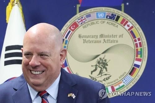 공화당 상원의원 후보로 나선 래리 호건