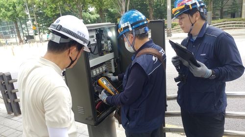 전기시설 점검 모습