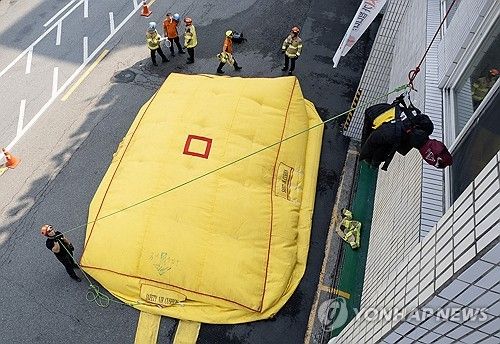 화재현장 대응력 강화를 위한 에어매트 점검 및 설치훈련