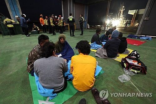 제주 해상서 어선 침몰…해경 "14명 구조·13명 실종"