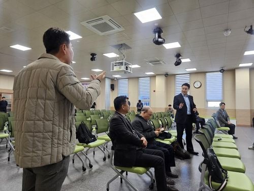 반박하는 의성군청 공무원