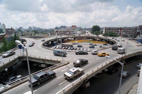 삼각지 로터리 철거 직전 차량 통행 모습. 1994년 [연합뉴스 자료사진]