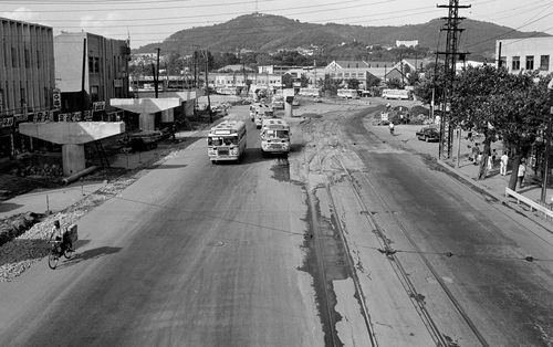 유일하게 입체로 회전 교차하는 로터리였던 삼각지 로터리 건설 모습. 1967년 [서울역사박물관 제공]