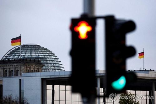 독일 연방의회 앞 신호등