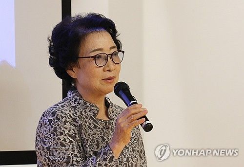 감사 인사하는 고 이수현 씨 모친