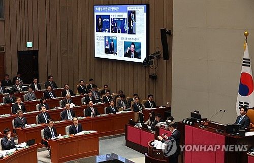 답변하는 한덕수 총리