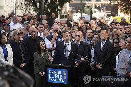 8일(현지시간) 샌프란시스코 시장 당선인 대니얼 로리의 기자회견