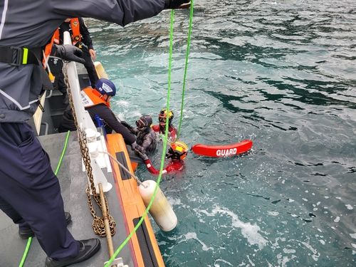 고립자 구조하는 동해해경