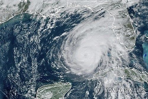 허리케인 위성사진