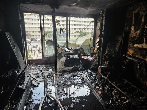 불로 전소된 아파트 실내