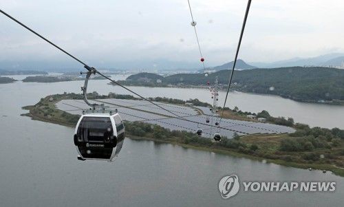 춘천 삼악산 케이블카서 보이는 붕어섬