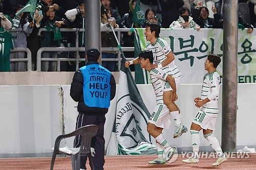 전진우 헤더골로 다시 앞서가는 전북