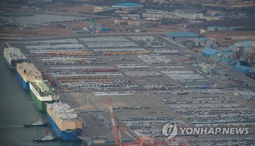 쉬지 않는 수출항