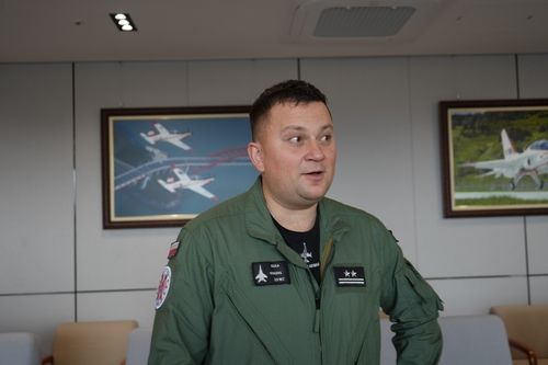 폴란드 공군 바르토슈 구와 중령