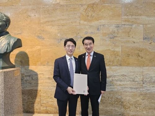 김윤상 기획재정부 2차관 면담한 김명선 강원특별자치도 행정부지사