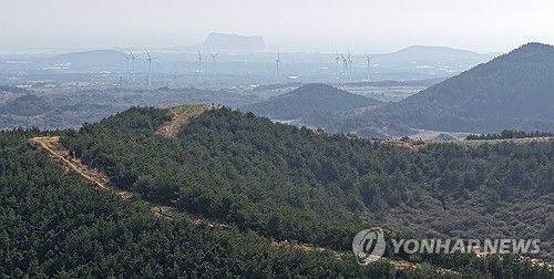 지난 3월 중국에서 유입된 황사로 뿌연 제주 하늘