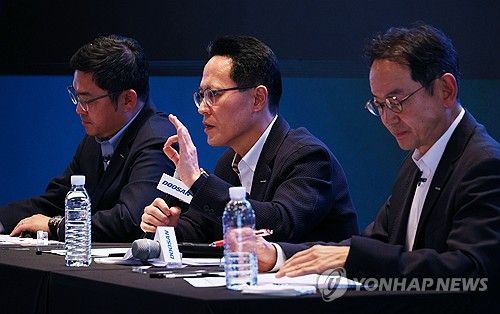사업구조 재편 설명에 나선 두산 3사 경영진