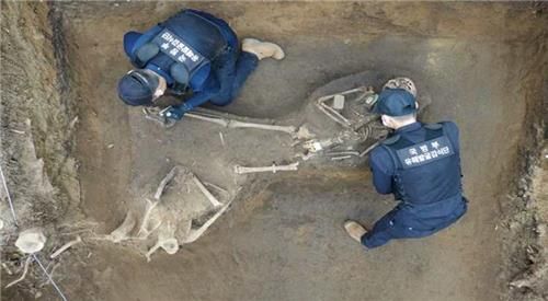 고(故) 박갑성 하사 유해 발굴 당시 현장 사진