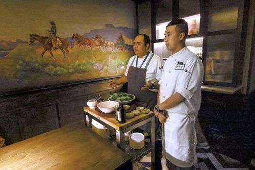 요리사의 요리 설명 [사진/조보희 기자]