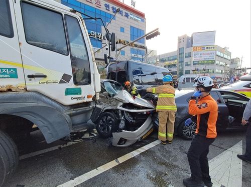 아수라장된 7중 추돌 사고현장