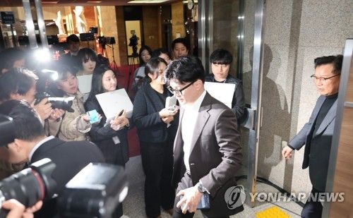 당 대표실 향하는 한동훈 대표와 이양수 의원