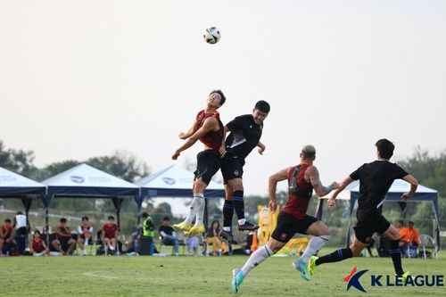 올초 태국 전훈서 연습경기 치르는 부천과 인천