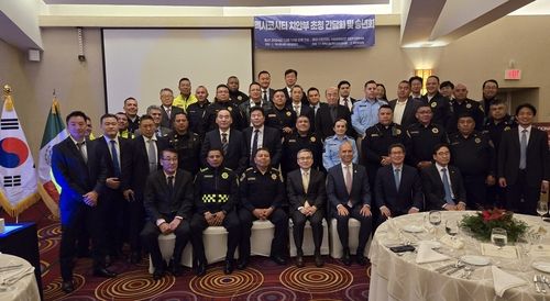 멕시코시티 경찰과 간담회 연 멕시코시티 시민경찰대