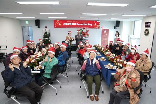 케어안심주택 어르신들 "선물 같은 하루네요"