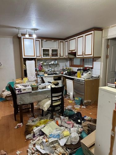 발견 당시 A씨 집 안 상태