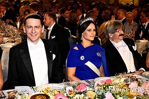 화학상 공동 수상자 존 점퍼와 스웨덴 소피아 공주