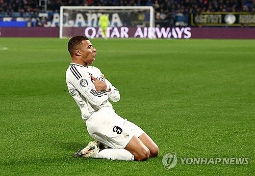 UCL 50호골 넣고 기뻐하는 음바페