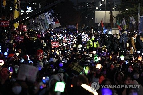 비상계엄 후폭풍, 오늘도 이어지는 촛불집회