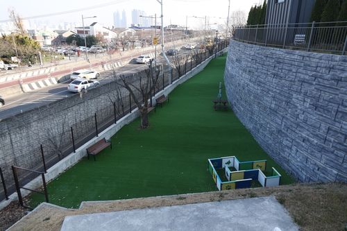 대구 앞산 해넘이 캠핑장 반려동물 놀이터