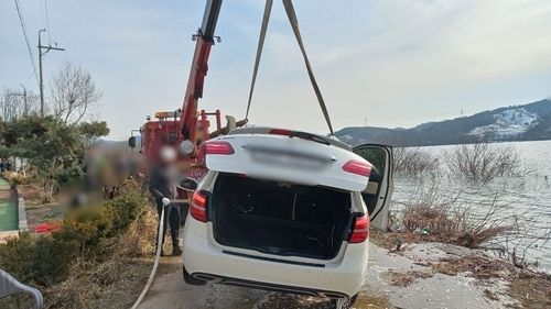 인양된 A씨의 차량